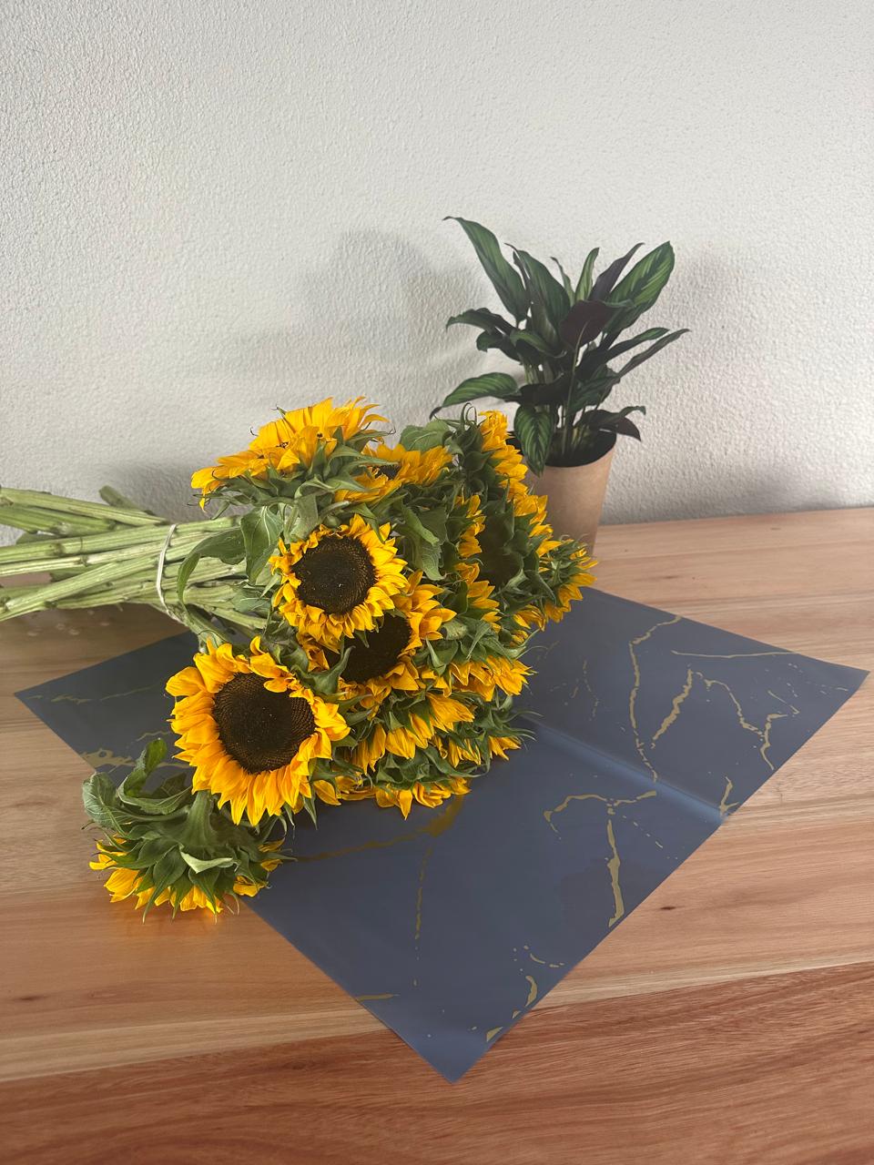 Emballage cellophane pour fleurs : marbre gris et doré (paquet de 20)