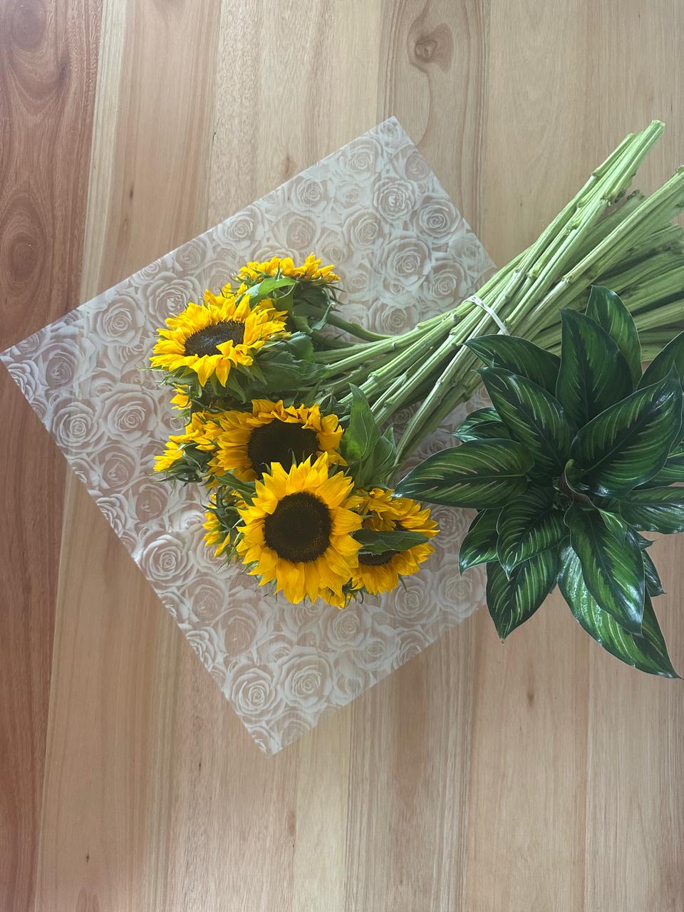 Cellophane Flower Wrap: Transparent Yellow Rose Print (Pack of 20)