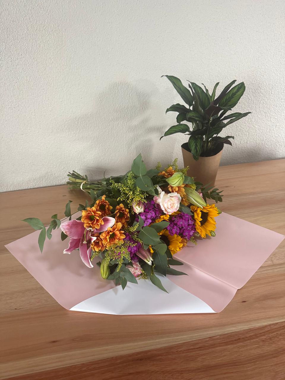 Zellophan-Blumenverpackung: Zweifarbig Hellrosa &amp; Weiß (20er-Packung)