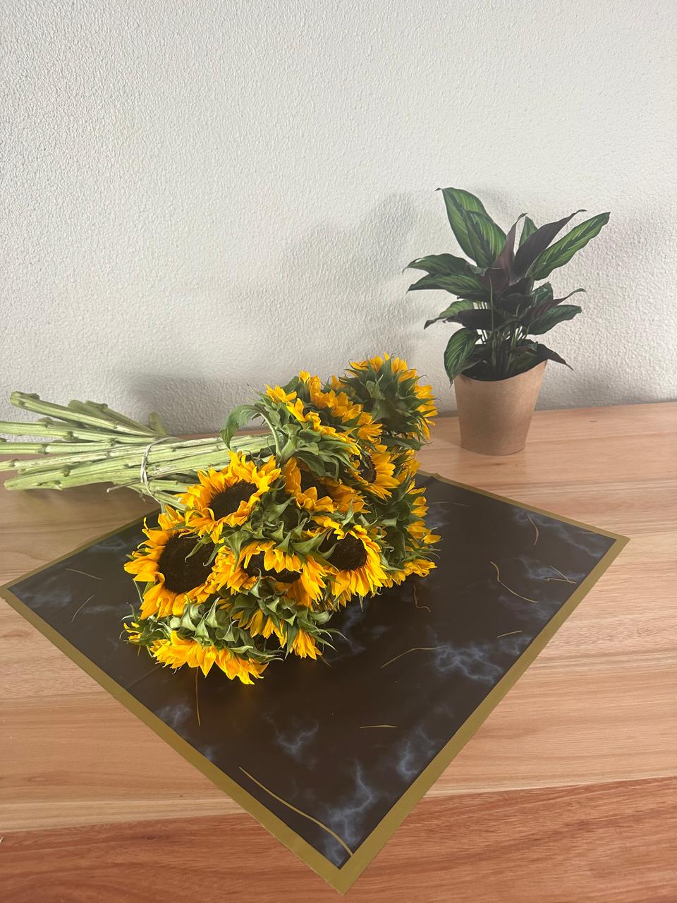 Zellophan-Blumenverpackung: Schwarz-Gold-Marmor (20er-Pack)
