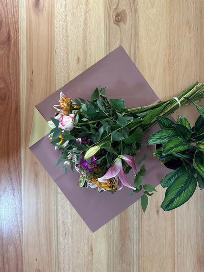 Cellophane Flower Wrap: Two Tone Cardinal & Gold (Pack of 20)
