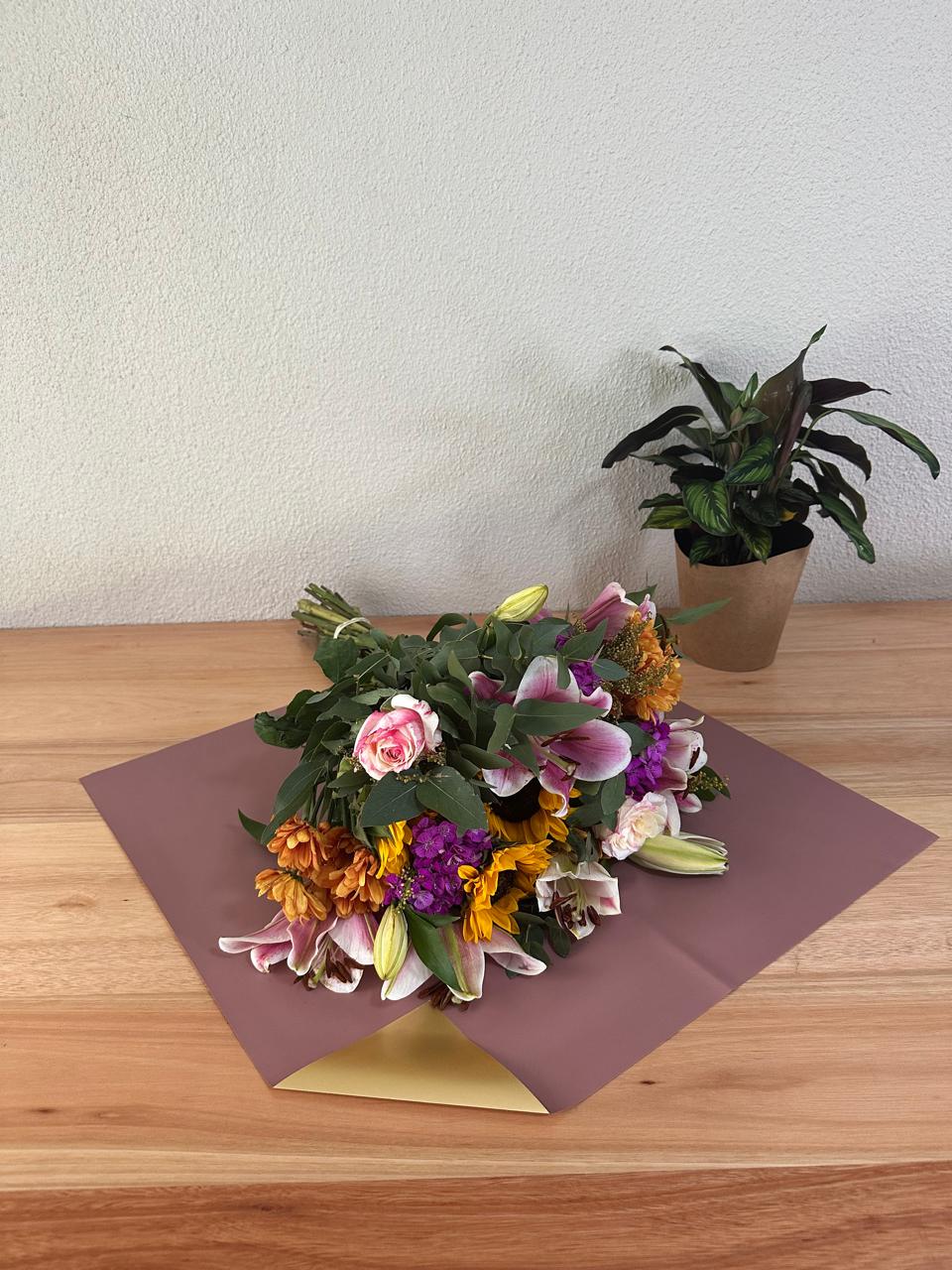 Cellophane Flower Wrap: Two Tone Cardinal & Gold (Pack of 20)